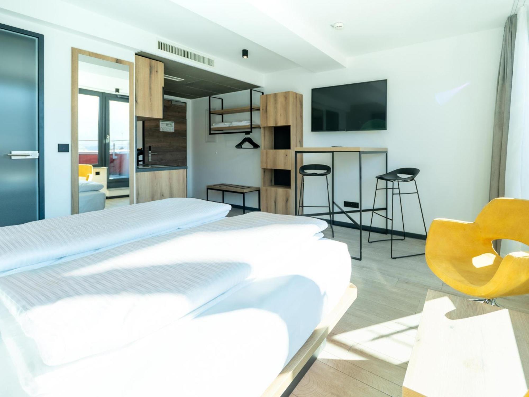 B&B Hotel Albstadt-Hbf Экстерьер фото