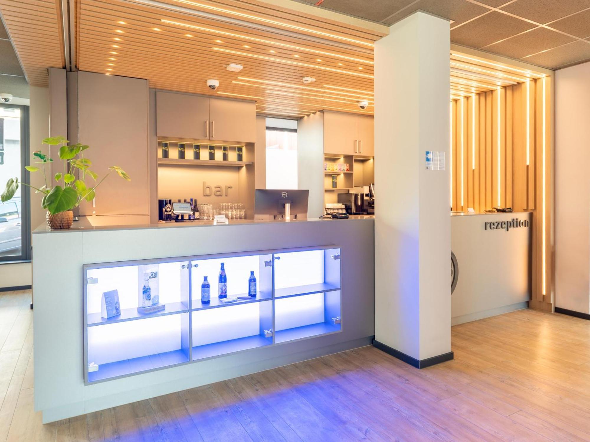B&B Hotel Albstadt-Hbf Экстерьер фото