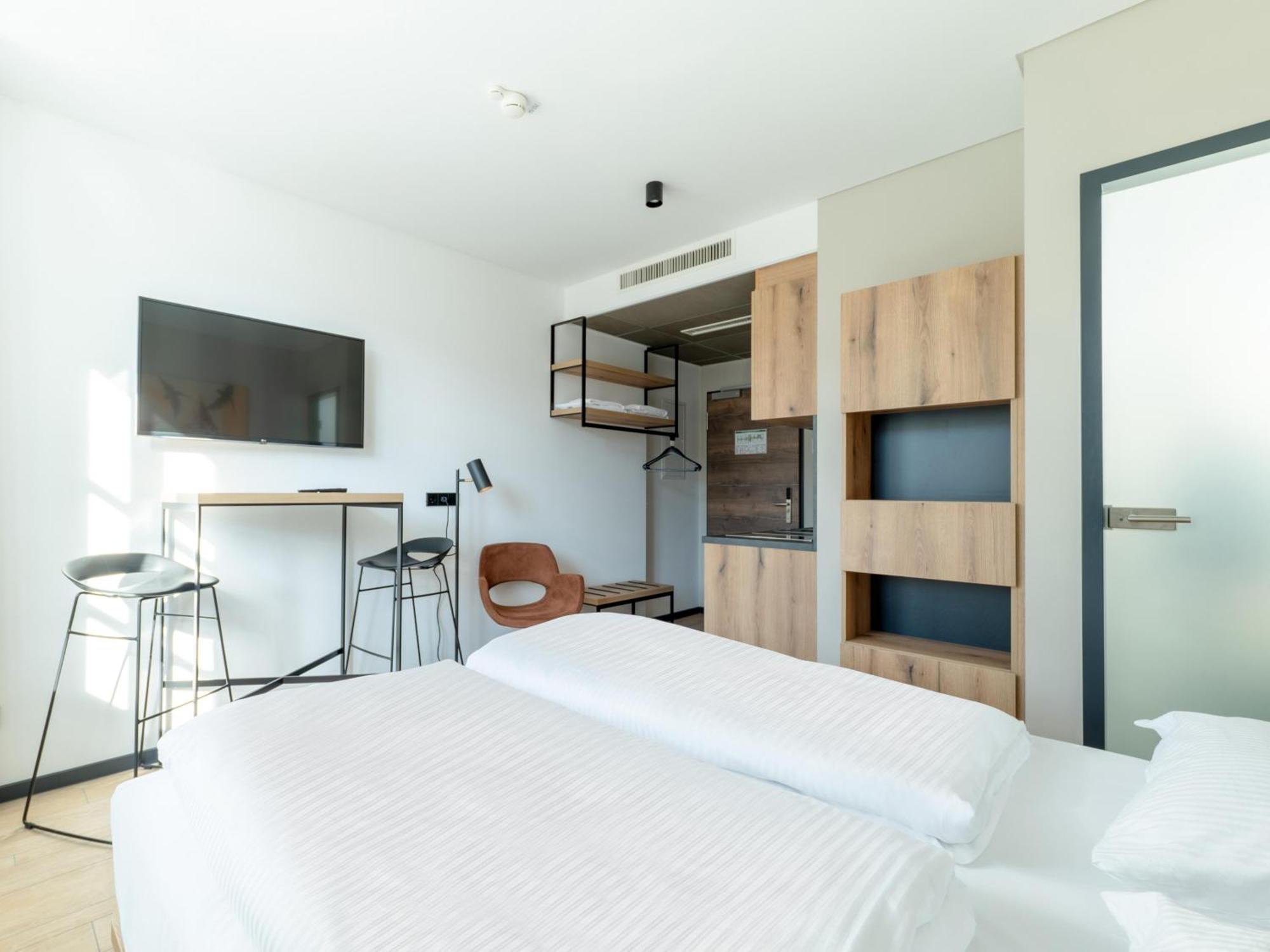 B&B Hotel Albstadt-Hbf Экстерьер фото